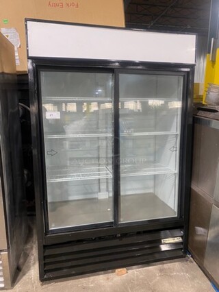Beverage Air Commercial Refrigerated 2 Door Reach In Cooler Merchandiser! With View Through Doors! Model: MT45 SN: 4471080 115V 60HZ 1 Phase