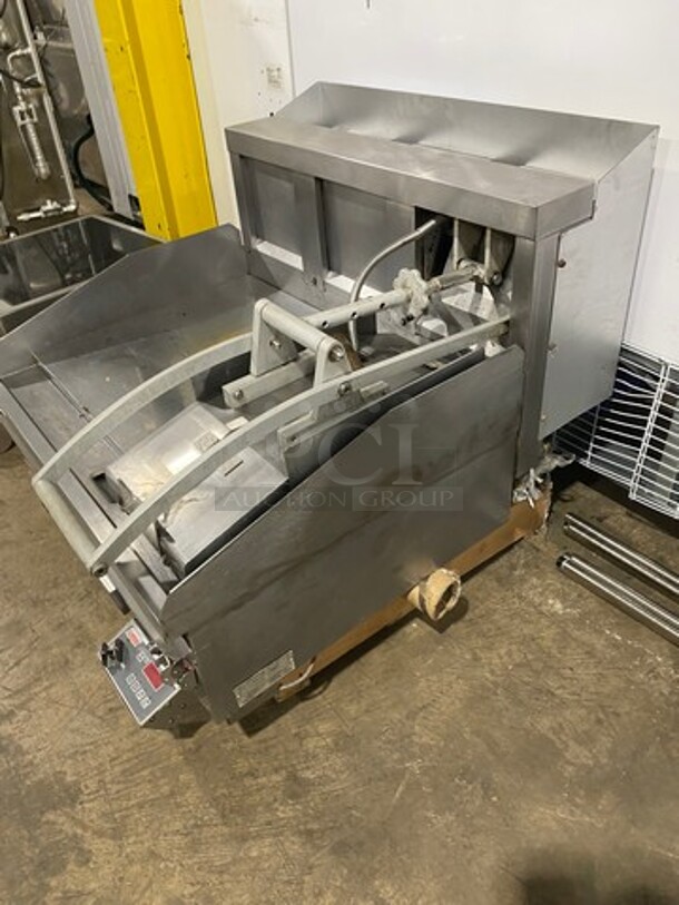 LANG  Commercial Countertop Natural Gas Powered Flat Top Griddle With Clamshell Flat Hood Press! With Thermostatic Controls! Built In Hood! With Back And Side Splashes! All Stainless Steel! Model: 236SCHENSH On Legs! - Image 3 of 8