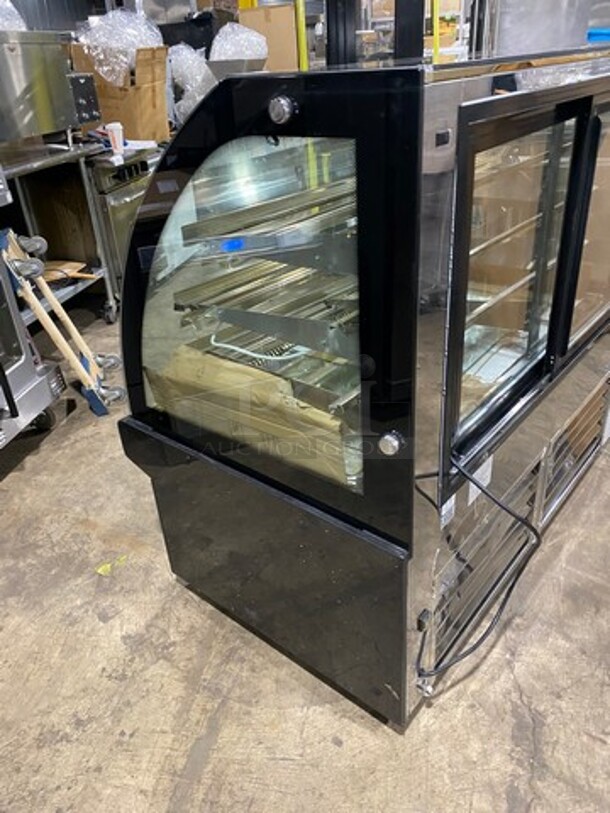 2016 Leader Commercial Refrigerated Display Case Merchandiser! With Curved Front Glass! With Rear Access Doors! Model: EMCB57D SN: NA08M1603B 115V 60HZ 1 Phase - Image 4 of 12