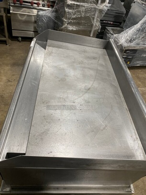 Southbend Commercial Countertop Natural Gas Powered Flat Top Griddle! With Back And Side Splashes! All Stainless Steel! - Image 5 of 9