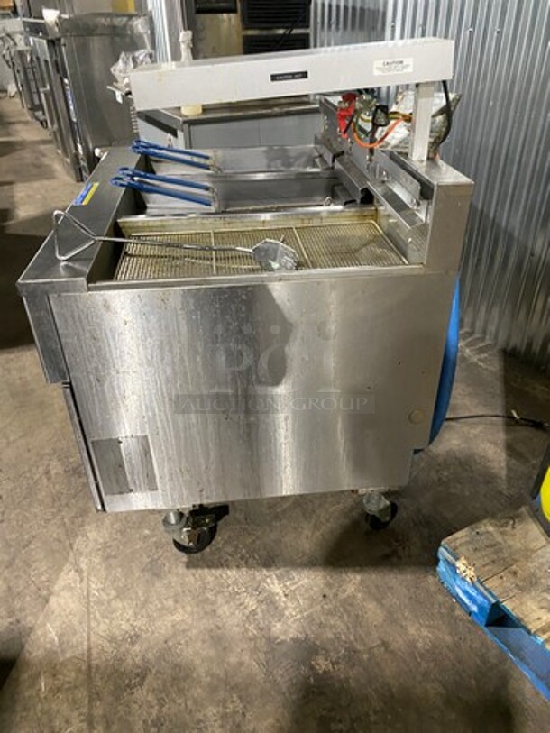 Pitco Frialator Commercial Electric Powered 2 Bay Deep Fat Fryer With Dump Station! With Oil Filter System! All Stainless Steel! On Casters! WORKING WHEN REMOVED! Model: SE14 SN: E10HD036879 208V 60HZ 3 Phase - Image 3 of 12