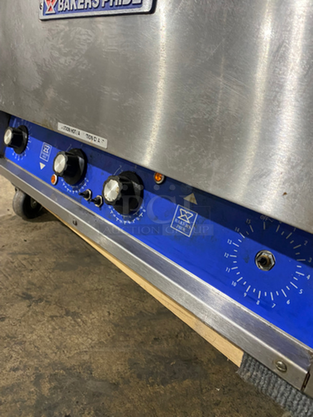 Bakers Pride Commercial Countertop Electric Powered Pizza Oven! All Stainless Steel! Model: P44 SN: 63063 208V - Image 9 of 10