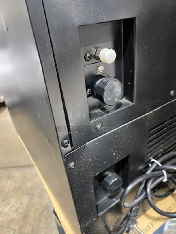 NEW! OUT OF THE BOX! SCRATCH-N-DENT! Danby Undercounter Ice Maker! Model: DIM32D1BSSPR - Image 7 of 9