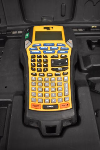 Dymo Rhino 6000 Label Maker in Hard Case. 18x14x4.5