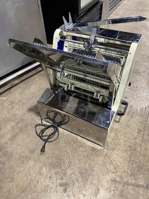 SWEET! Doyon Commercial Countertop Bread Loaf Slicer! WORKING WHEN REMOVED! Model: SM302 SN: DYN1201065 120V 60HZ 1 Phase - Image 3 of 8