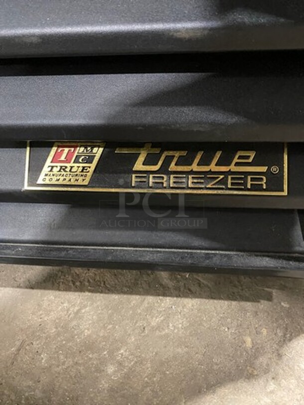 True Commercial Single Door Reach In Freezer Merchandiser! With View Through Door! Poly Coated Racks! Model: GDM23FLD SN: 7596899 115V 60HZ 1 Phase - Image 7 of 10