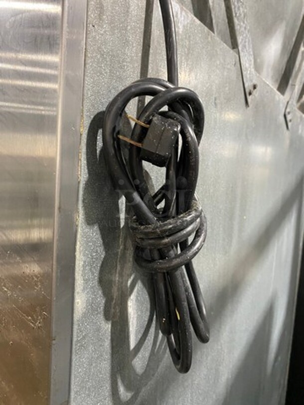 Victory Commercial Single Door Reach In Freezer! All Stainless Steel! On Legs! - Image 8 of 8