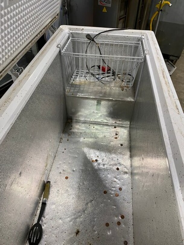 Omcan Commercial Reach Down Chest Freezer/ Cooler! With Hinged Top Lid! Model: BD412 110V - Image 5 of 8