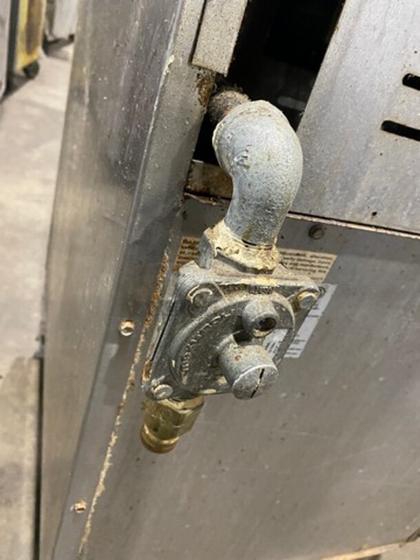 LATE MODEL! Tristar Commercial Natural Gas Powered 4 Burner Stove! With Raised Back Splash And Bakers Pride Salamander! With Full Size Oven Underneath! All Stainless Steel! On Casters! WORKING WHEN REMOVED! Model: TSR4 SN: 990441107015 - Image 11 of 11