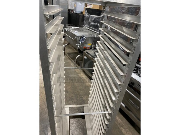 Metro Commercial Pan Transport Rack! On Casters! - Image 5 of 7