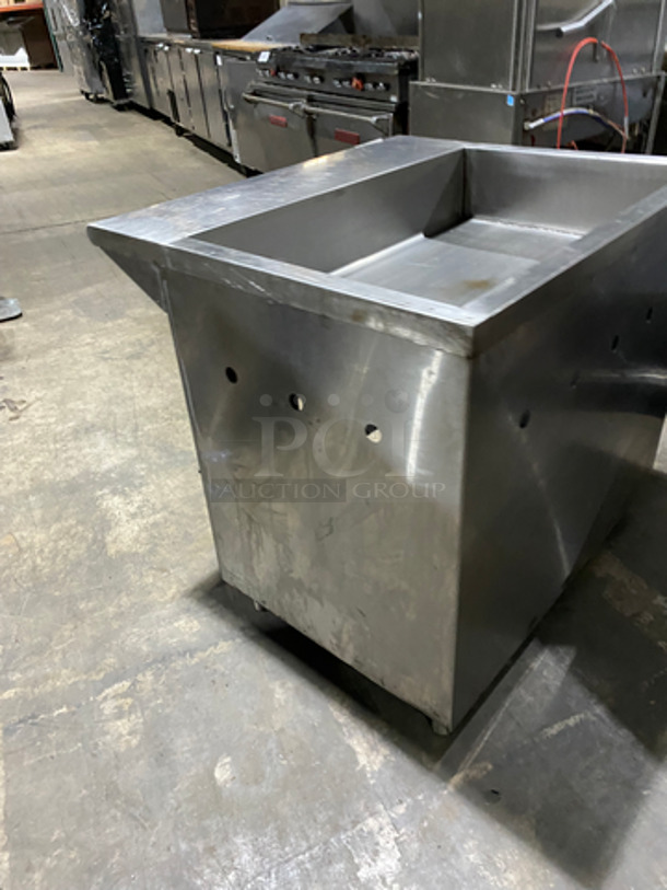 Commercial Ice Bin! With Drain! All Stainless Steel! On Legs! - Image 4 of 7