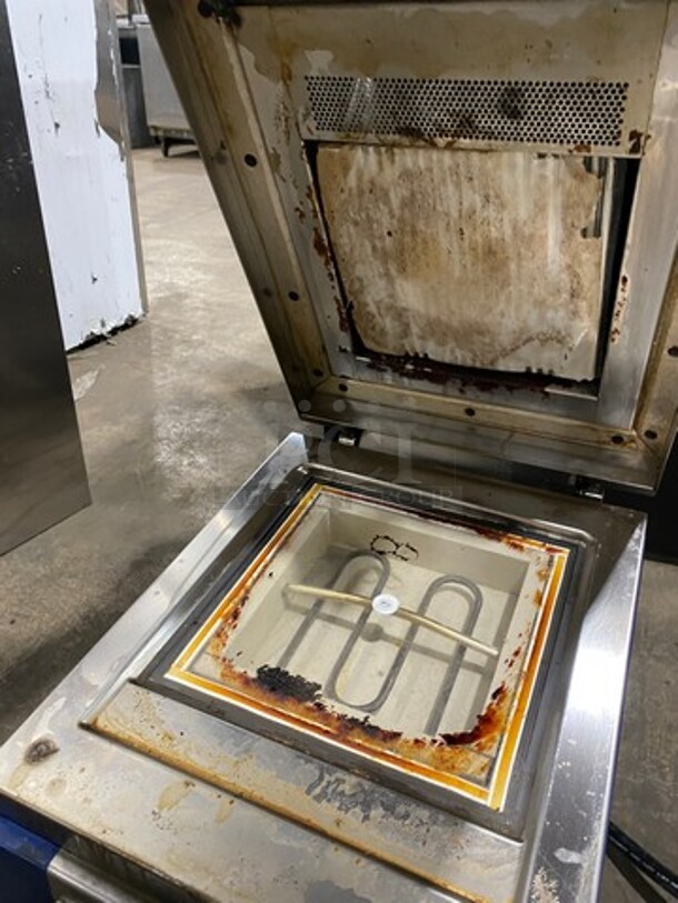 LATE MODEL! 2017 Electrolux Commercial Countertop Electric Powered Panini Flat Press! With Digital Controls! Stainless Steel Body! On Small Legs! Model: HSPPA1 SN: 70410034 208V 60HZ 1 Phase - Image 6 of 9