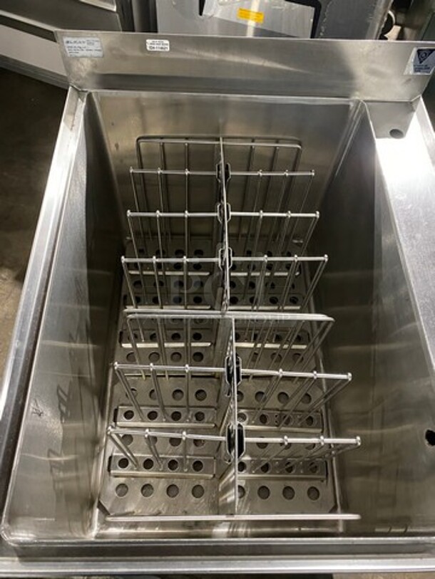 Elkay Commercial Pasta Cooker/ Rethermalizer! With Back Splash! All Stainless Steel! On Legs! WORKING WHEN REMOVED! Model: RTB14SL 208V 3 Phase - Image 5 of 12