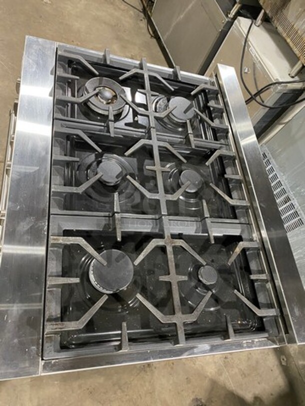 BEAUTIFUL! ZLINE Gas Powered 6 Burner Stove! With Oven Underneath! Stainless Steel!  On Legs! MODEL RG36 Serial G36GE21120491-03 120V/60Hz/ - Image 5 of 10