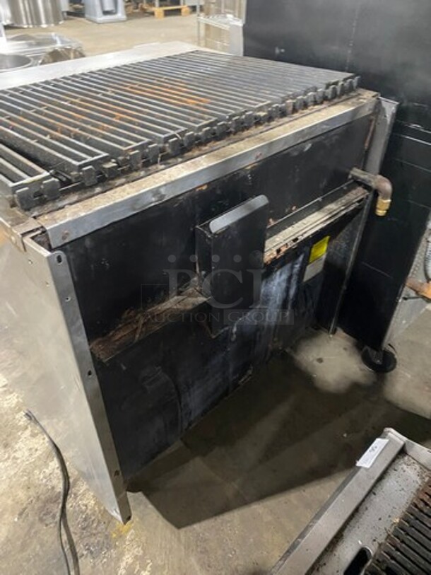 Commercial Natural Gas Powered Char Broiler Grill! With Oven Underneath! All Stainless Steel! On Small Legs! - Image 4 of 8