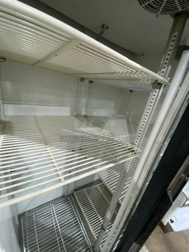 True Commercial 2 Sliding Door Reach In Refrigerator Merchandiser! With View Through Doors! With Poly Coated Racks! Model: GDM33 SN: 13089041 115V 60HZ 1 Phase - Image 5 of 8