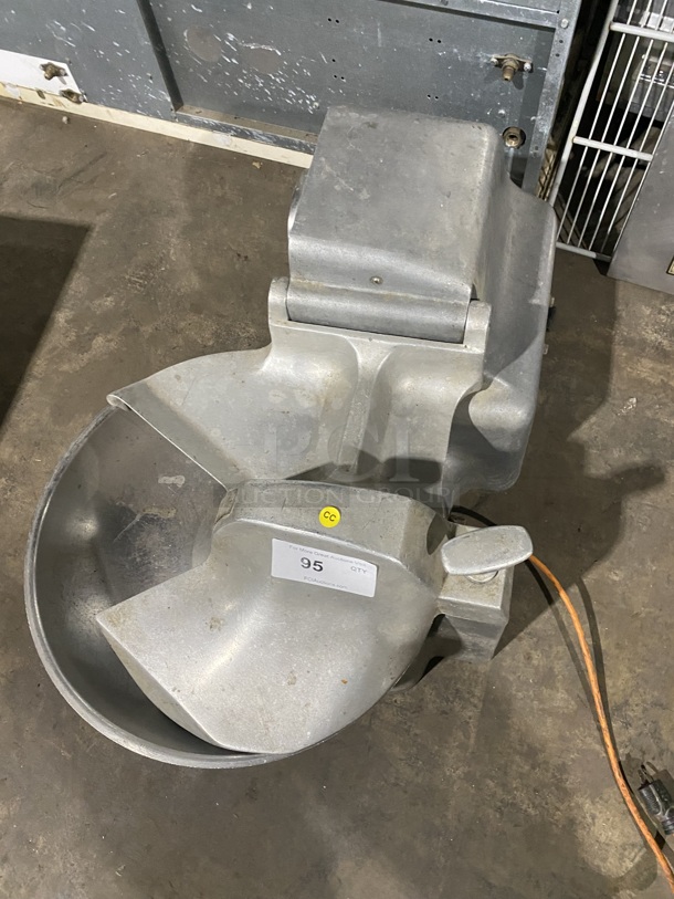  Hobart Stainless Steel Commercial Countertop Buffalo Chopper! MODEL:8185 SN:56-043-275 115V 1Ph! Working When Removed!  - Image 6 of 8