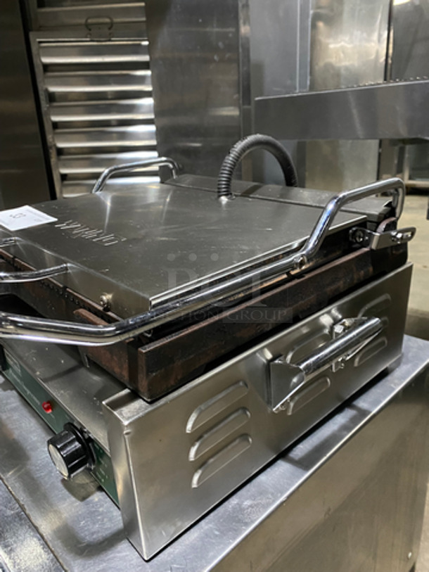 Waring Commercial Countertop Panini/Sandwich Supremo Grill! All Stainless Steel! Press With Ribbed Surface! Model: WPG250 120V 60HZ - Image 2 of 9