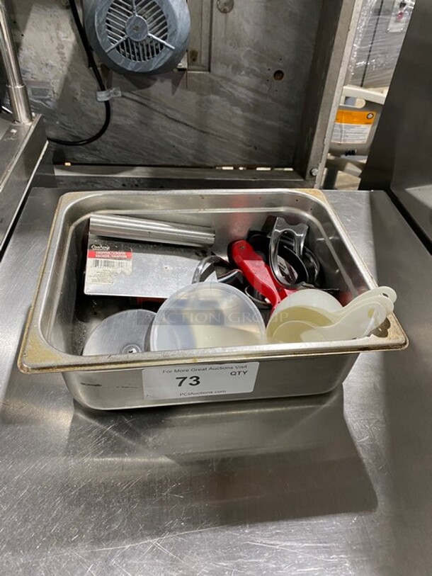 ALL ONE MONEY! Kitchen Utensils! Manual Chopper/Scraper! Assorted Measuring Cups! - Image 1 of 3