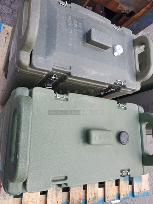 Cambro Insulated Beverage Dispenser  - Image 3 of 3