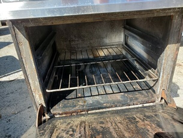 VULCAN Natural Gas 4 Burner Stove  - Image 4 of 4
