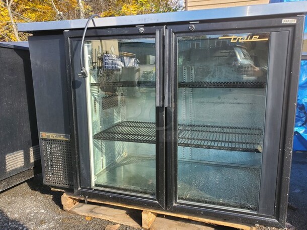 TRUE TBB-24-48G 2 Glass Door Beer Cooler 115Volts 49X25X39 - Image 3 of 8