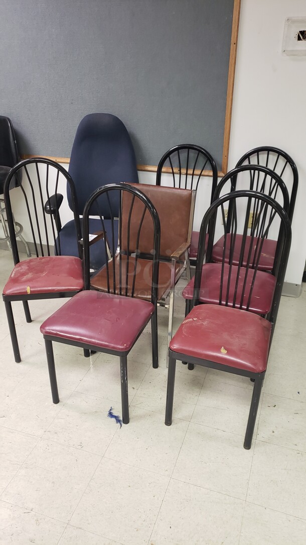 Lot of 8 Chairs

(Location 2)