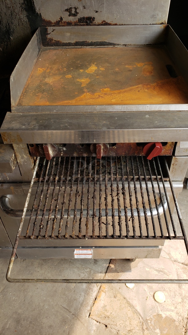 Vulcan 6 Burner Range/ Griddle, Charbroiler, & 2 Standard Ovens! Natural Gas - Image 4 of 8