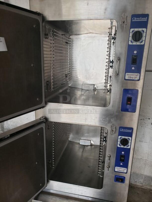 Cleveland SteamCraft Ultra 10 D High Speed Direct Steam Convection Steamer! 

480 V
3 PH
60 Hz
32.6 Kw
40 A - Image 3 of 6