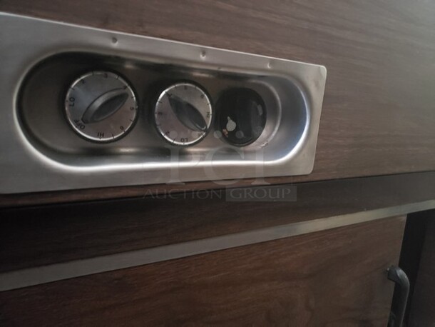 Duke DPAH-3HFM 44 3/8" Hot Food Table w/ (3) Wells & Enclosed Base. No glass for sneeze guard. - Image 3 of 3