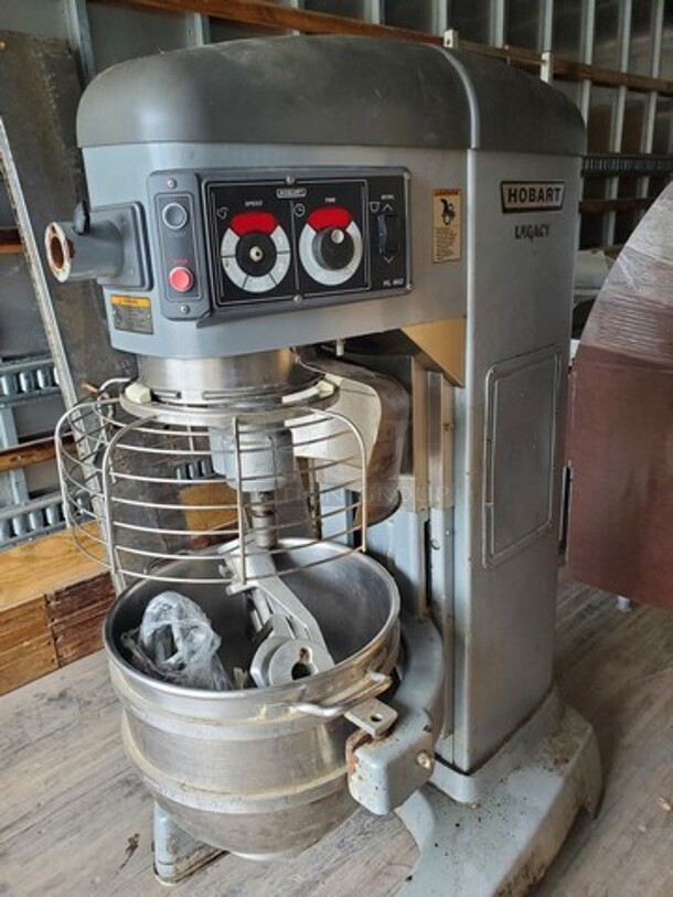 Hobart Legacy+ HL662 60 Qt. Planetary Floor Pizza Mixer with Guard 200-240V/1PH (Broken Knob) W/ Attachments
Includes bowl dolly - Image 1 of 10