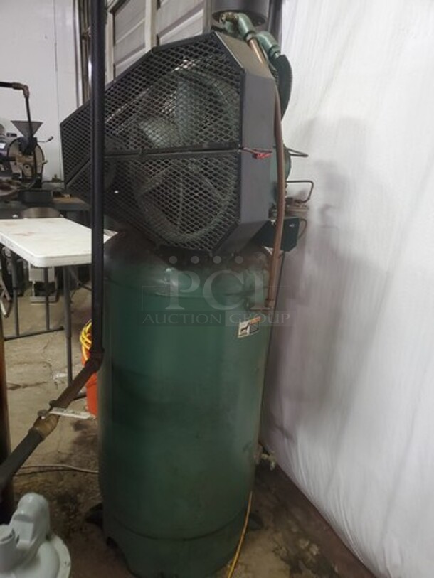 Air Compressor MI820R, Buyer must remove this item. - Image 5 of 5