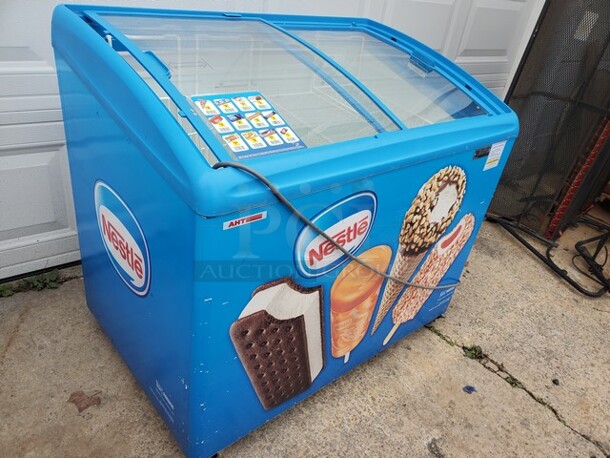 Ice Cream Freezer
Good Working Condition
On Casters - Image 2 of 7