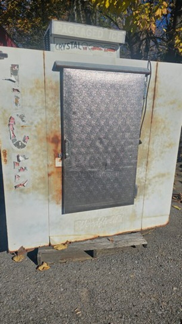 Leer 64" Outdoor Cold Wall Ice Merchandiser - Image 1 of 9