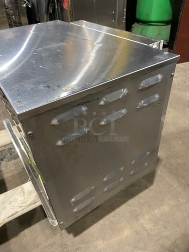 Nice! Hatco Counter Top Stainless Steel  GLO-RAY Edition Dual Crisp-N-Hold Warmer! Model GSMW-3! 120V 1 Phase! Working When Removed!   - Image 4 of 9