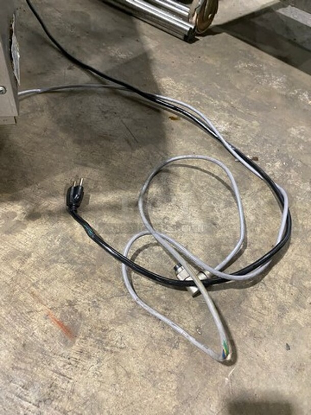 Lang Commercial Countertop Natural Gas Powered Flat Top Griddle with Clamshell Flat Hood Press! With Thermostatic Controls! Built In Hood! With Back and Side Splashes! All Stainless Steel! Model: COSS123-238 SN: CCSE 120118A0003 - Image 10 of 12