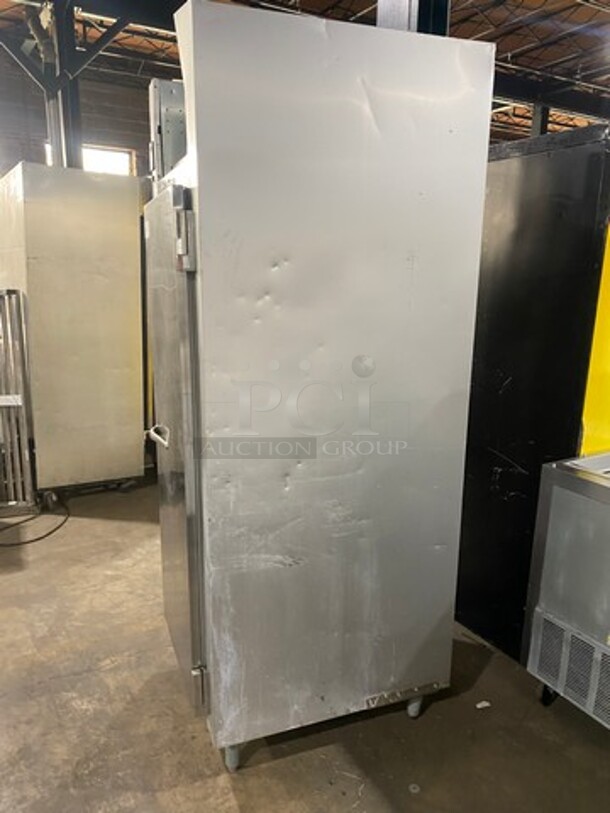 WOW! Traulsen Single Door Reach In Freezer! All Stainless Steel! On Legs! Model: G12010 SN: T67103C04 115V 60HZ 1 Phase - Image 3 of 9