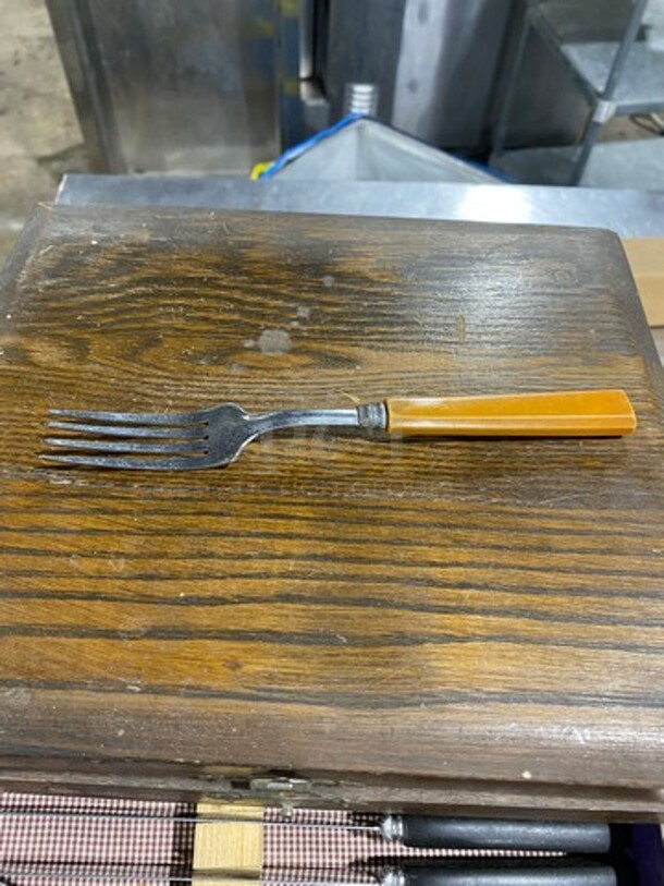 Rogers Silverware Wooden Box Utensil Holder! With Forks And Knives! - Image 10 of 11