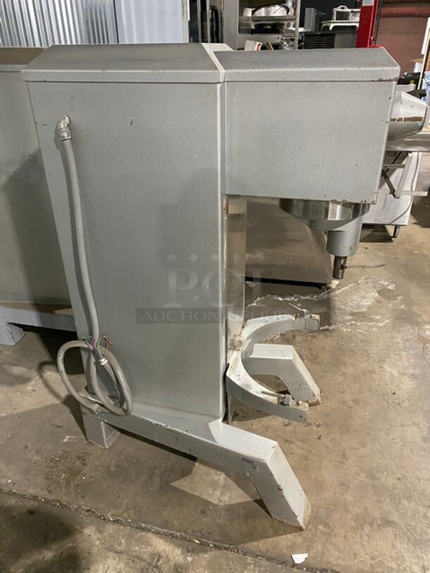 Univex 60Qt Metal Commercial Floor Style Planetary Dough Mixer! MODEL SRM60 208V 3PH  - Image 3 of 10