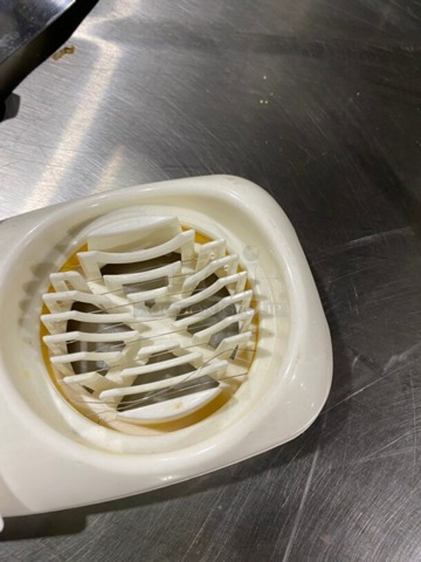 ALL ONE MONEY! MISCELLANEOUS! Includes Measuring Cups And More! - Image 3 of 5