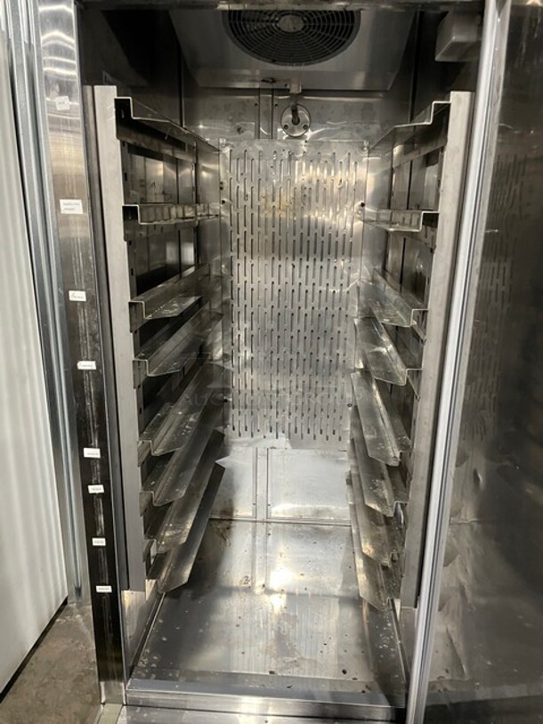 Avantco Stainless Steel Reach In Freezer! On Casters! MODEL 178SS1FHC SN: 6588170221080121 - Image 5 of 10