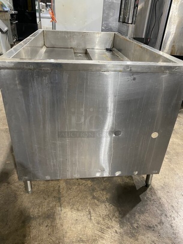 Commercial Electric Powered Steam Table! With Storage Space Underneath! All Stainless Steel! On Legs! - Image 4 of 8