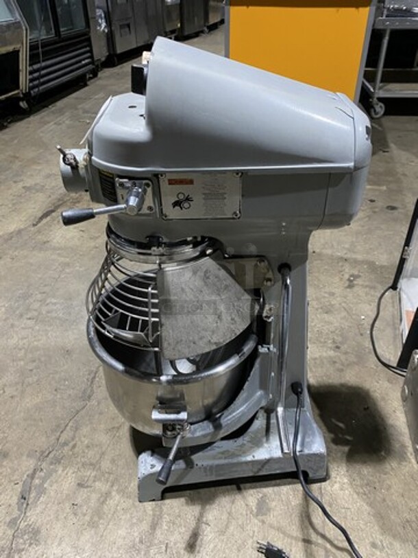 Globe Commercial 20 Quart Planetary Mixer! Model SP20! 110V 1 Phase! With S.S. Bowl And Paddle Attachment!  - Image 2 of 9