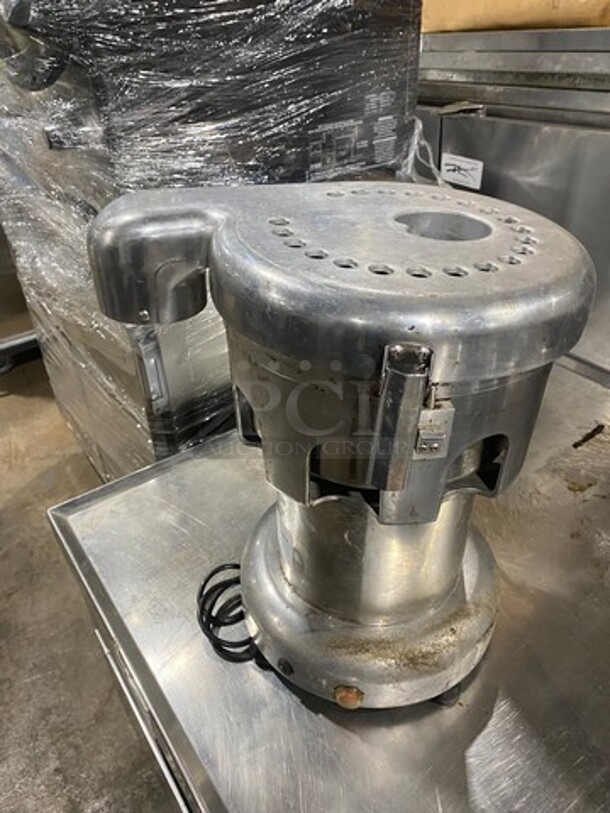 Uniworld Commercial Countertop Electric Powered Juicer! All Stainless Steel! Model: UJC550E SN: 18CY1008006 110V - Image 2 of 9