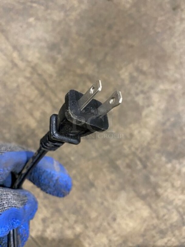 Hamilton Beach Countertop Toaster Oven! With View Through Door! Model: 31134 120V - Image 8 of 8