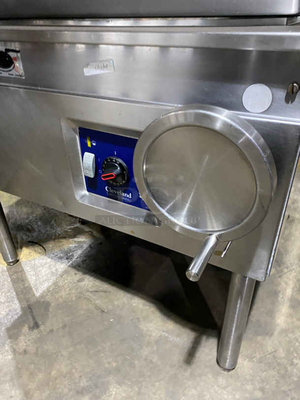 FAB! Cleveland Natural Gas Powered Tilt Skillet/Braising Pan! All Stainless Steel! On Legs! - Image 5 of 7