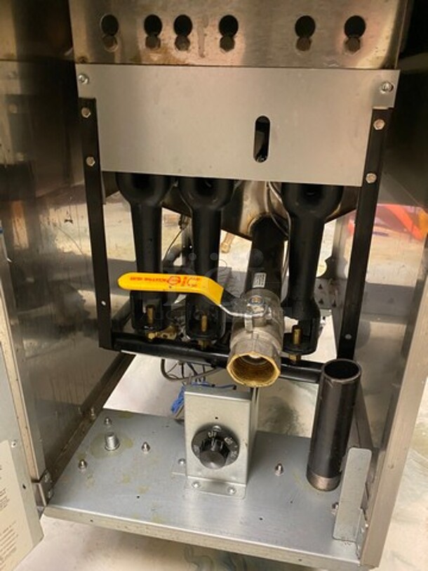LATE MODEL! 2022 Asber Commercial Natural Gas Powered Deep Fat Fryer! With Metal Frying Baskets! With Backsplash! All Stainless Steel! On Casters! WORKING WHEN REMOVED! Model: AEF4050 SN: 8102144475 - Image 6 of 8