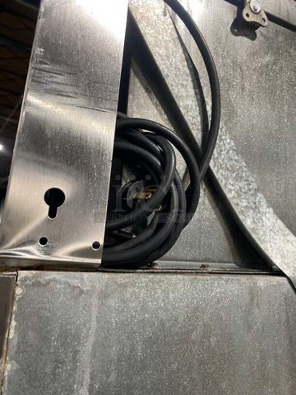 Victory Commercial Single Door Reach In Freezer! All Stainless Steel! On Legs! - Image 8 of 8