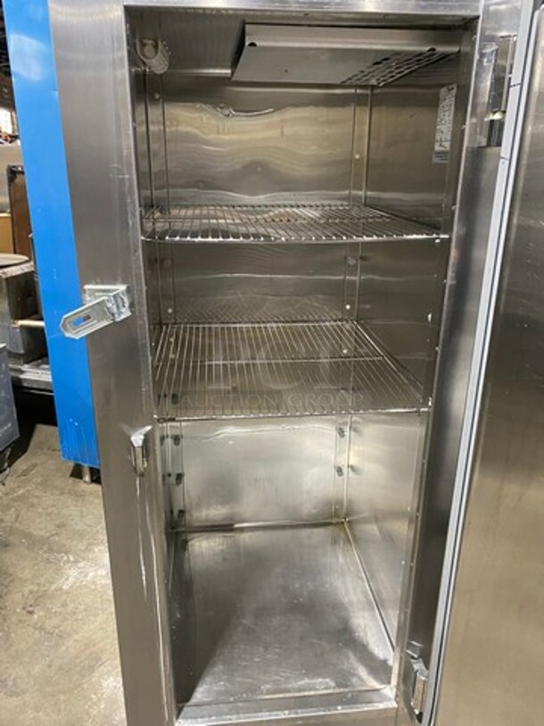 Traulsen Commercial Single Door Reach In Refrigerator! Solid Stainless Steel! On Legs! Model: RHT132WUTFHS SN: T94900E05 115V 60HZ 1 Phase - Image 5 of 9