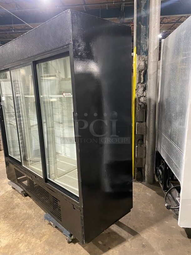True 3 Sliding Door Cooler Merchandiser! With Poly Coated Racks! Model GDM69 Serial 11920903! 115V 1 Phase! - Image 2 of 8